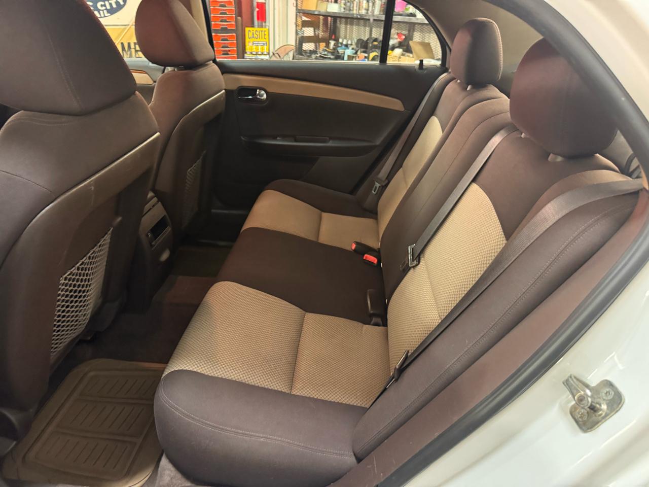 Chevrolet Malibu 1LT 2011