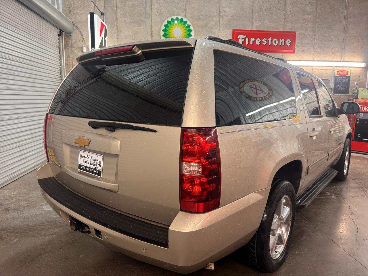 Chevrolet Suburban LT 1500 2WD 2013