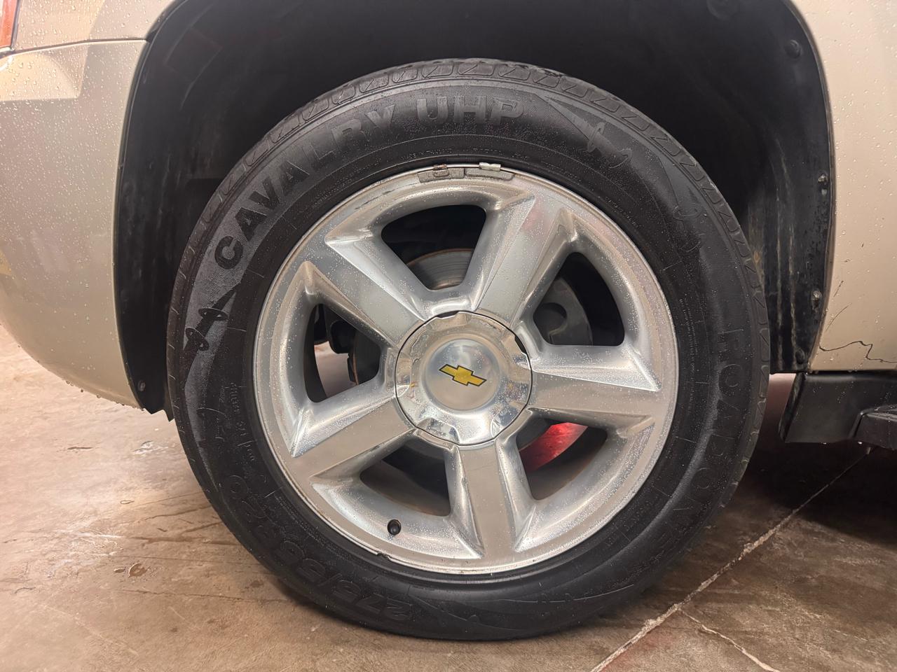 Chevrolet Suburban LT 1500 2WD 2013