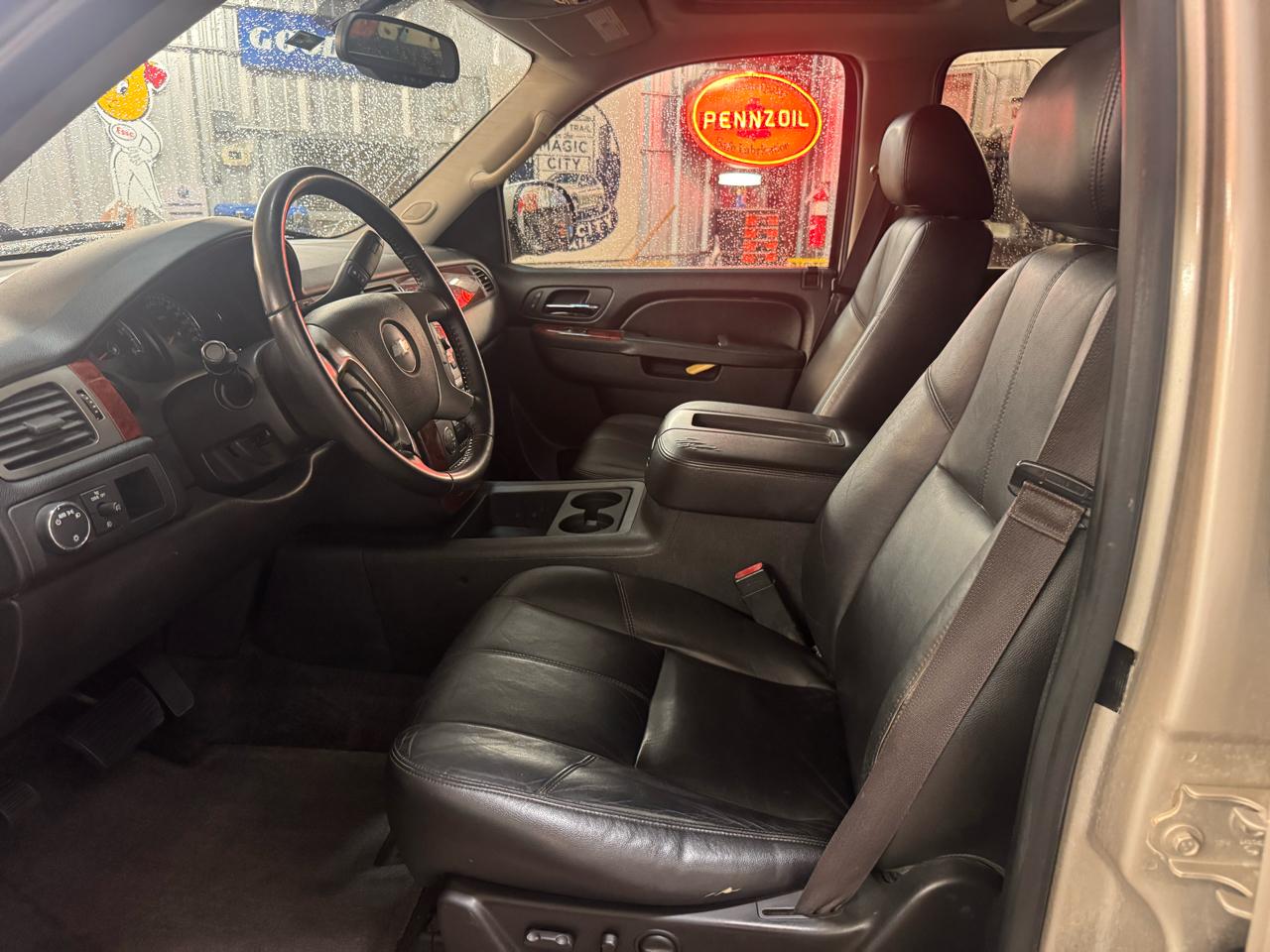 Chevrolet Suburban LT 1500 2WD 2013