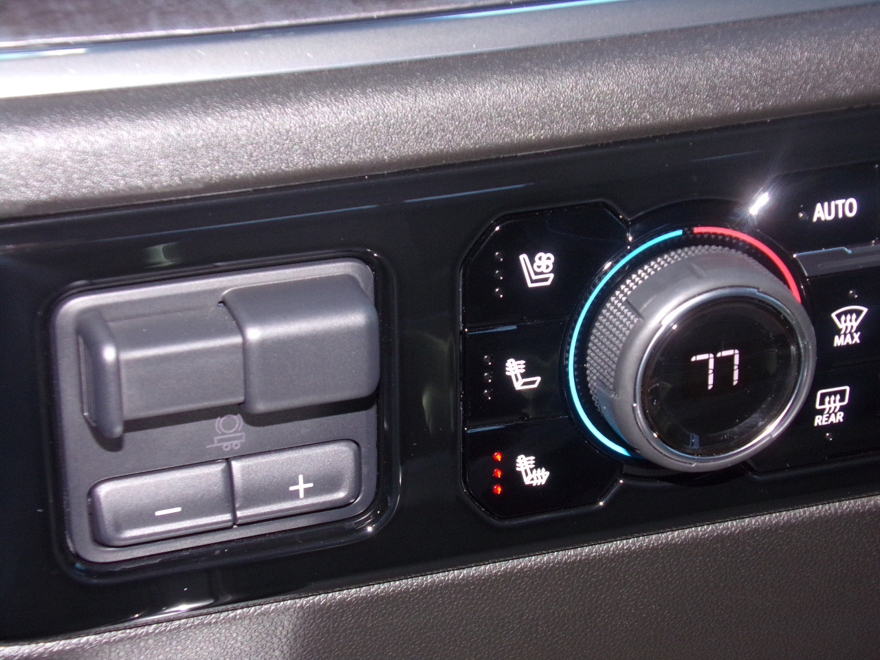 Chevrolet Silverado 3500HD 4WD Crew Cab 159" LTZ 2024