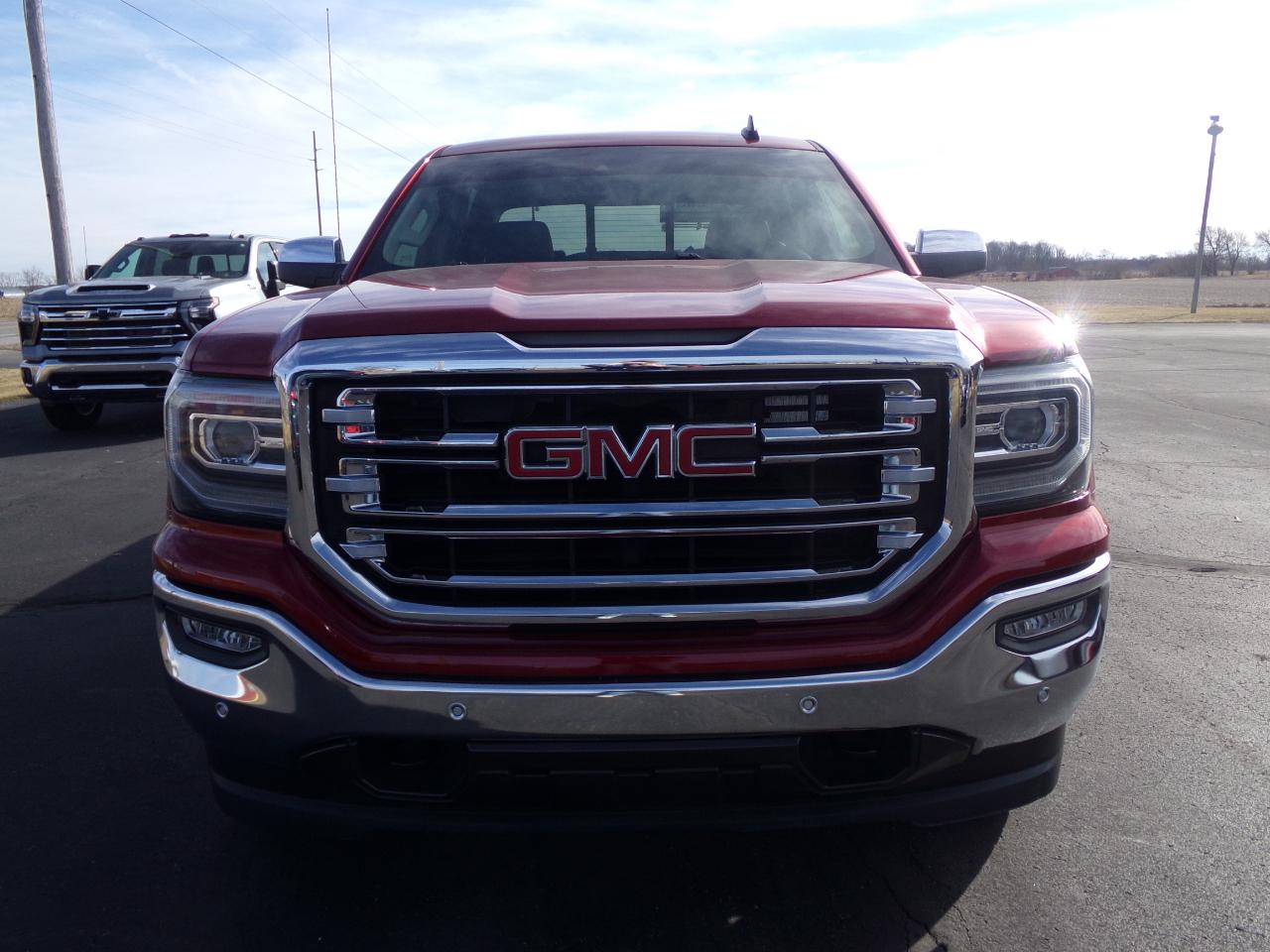 GMC Sierra 1500 4WD Crew Cab 143.5" SLT 2018