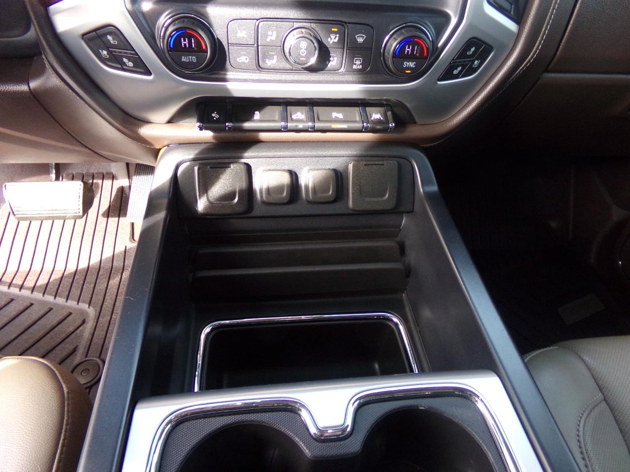 GMC Sierra 1500 4WD Crew Cab 143.5" SLT 2018