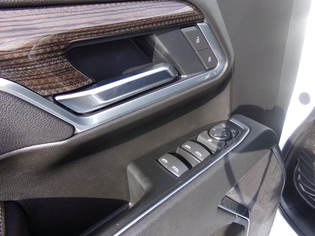 Chevrolet Silverado 2500HD 4WD Crew Cab 159" LT 2025