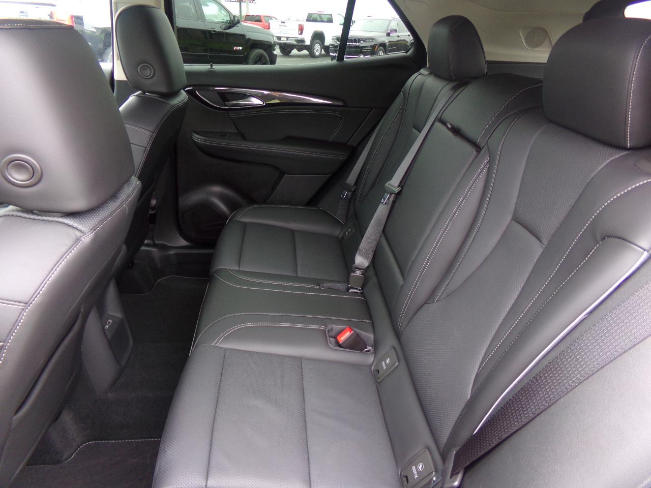 Buick Envision FWD 4dr Essence 2023