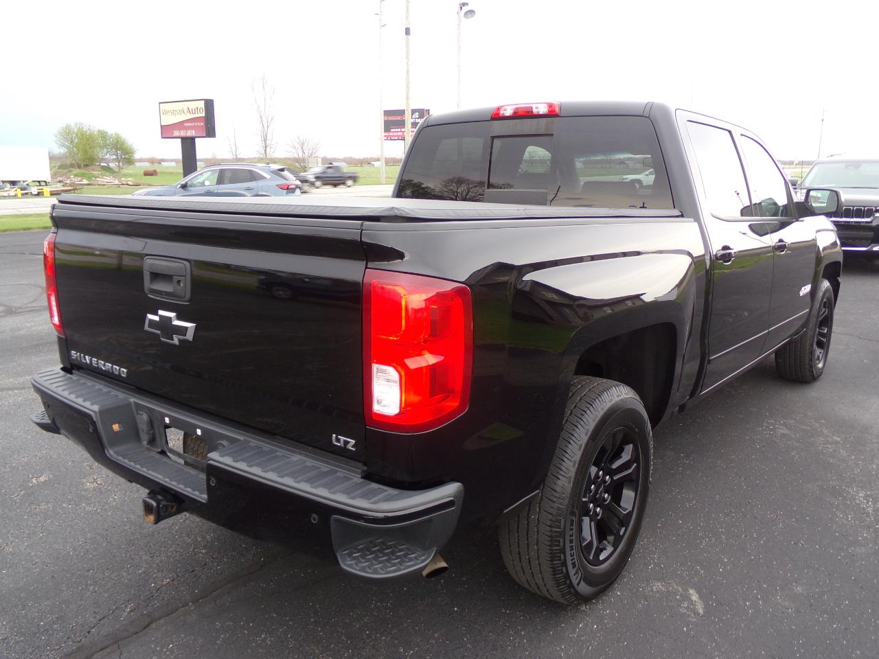 Chevrolet Silverado 1500 4WD Crew Cab 143.5" LTZ w/2LZ 2017