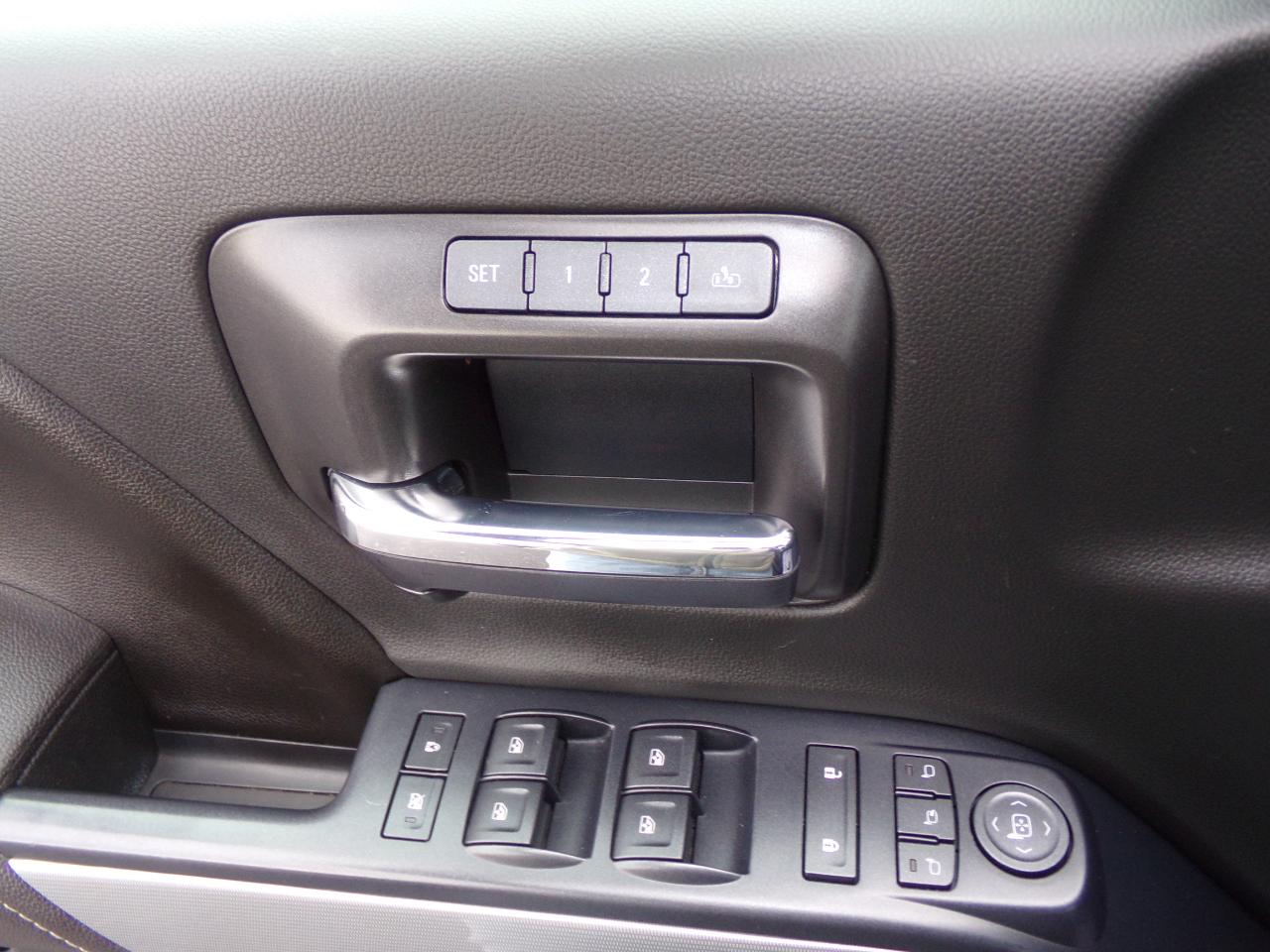 Chevrolet Silverado 1500 4WD Crew Cab 143.5" LTZ w/2LZ 2017