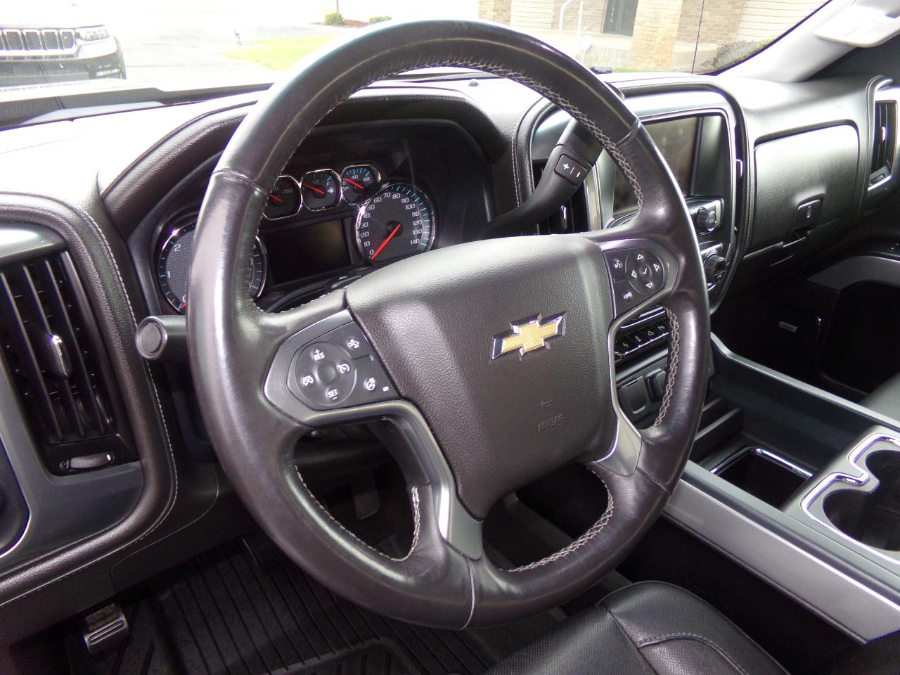 Chevrolet Silverado 1500 4WD Crew Cab 143.5" LTZ w/2LZ 2017