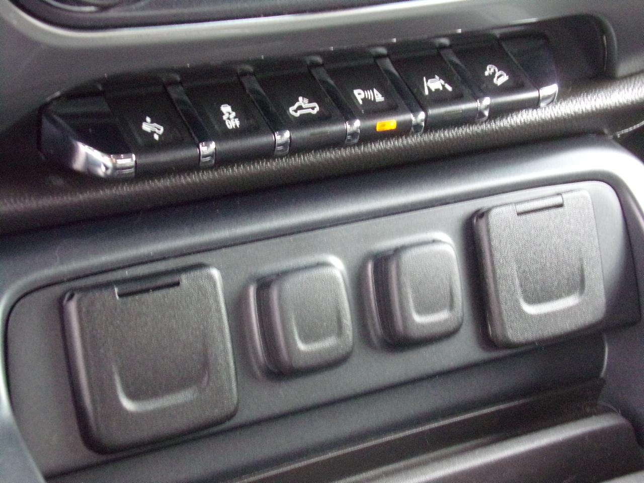 Chevrolet Silverado 1500 4WD Crew Cab 143.5" LTZ w/2LZ 2017