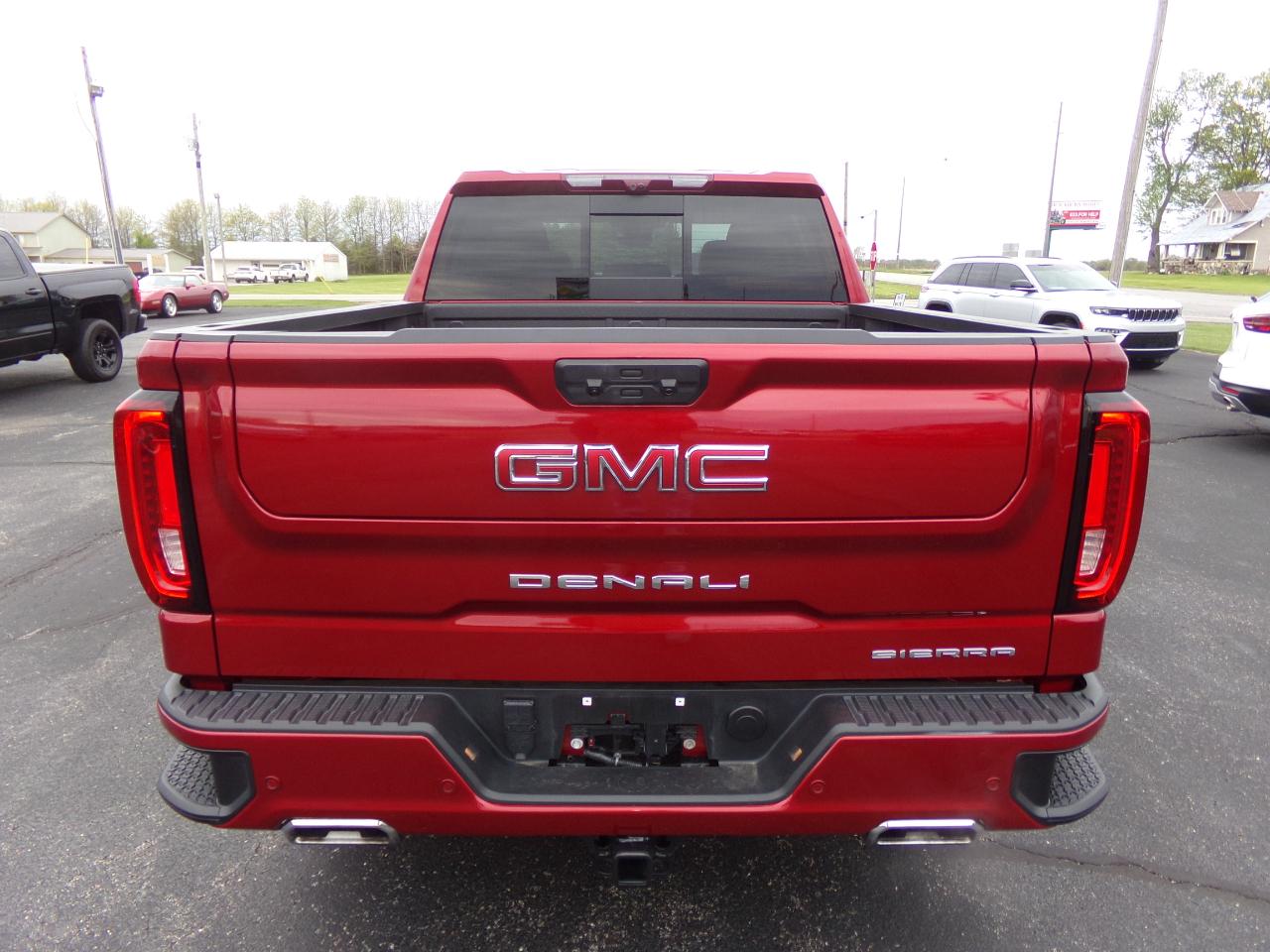 GMC Sierra 1500 4WD Crew Cab 147" Denali 2024