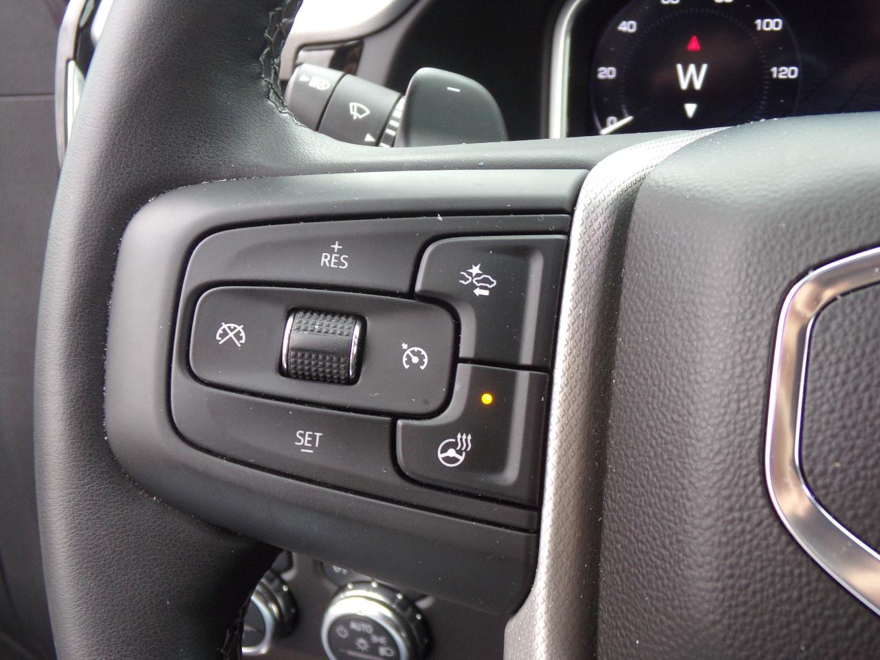 GMC Sierra 1500 4WD Crew Cab 147" Denali 2024