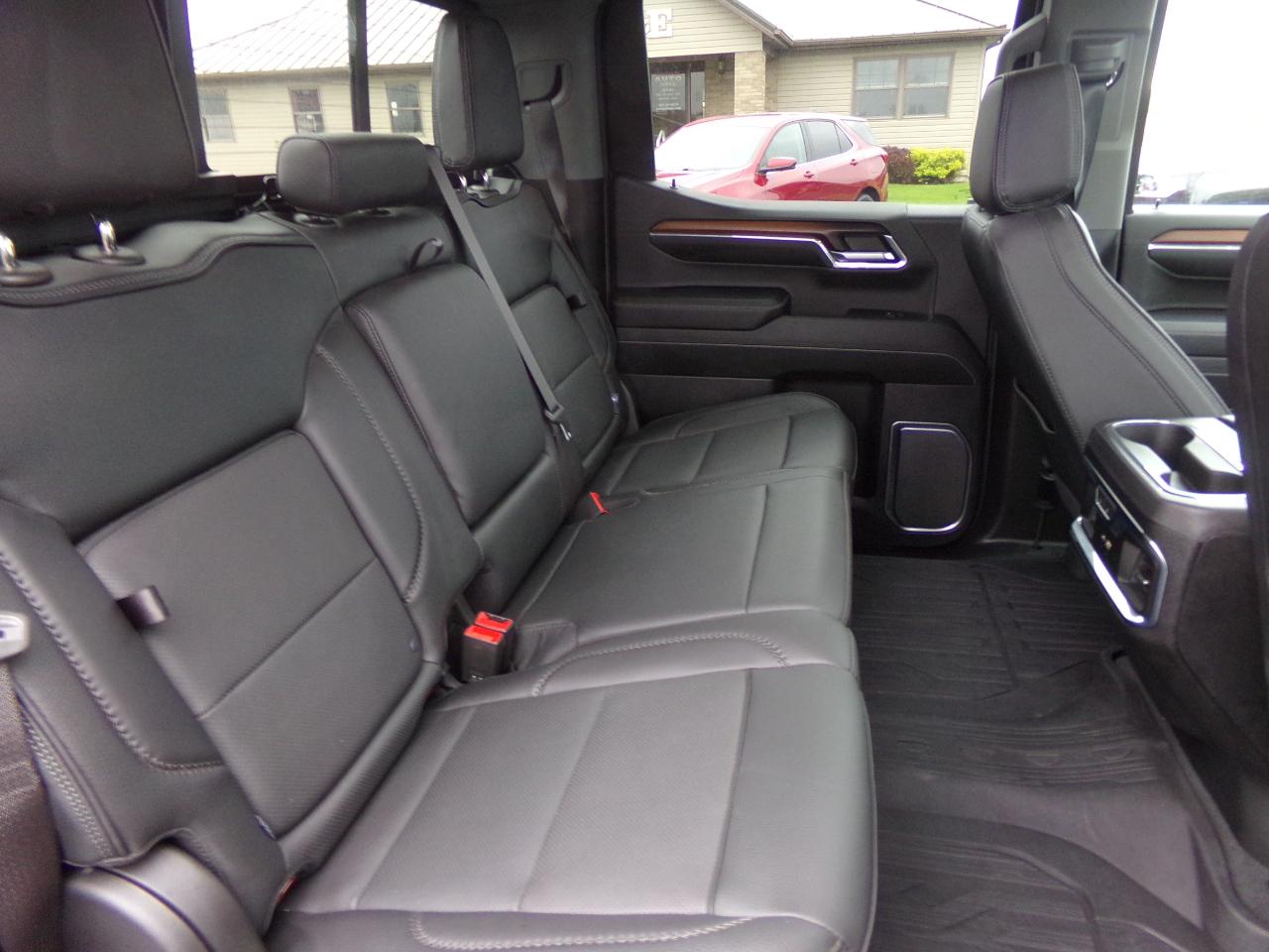 GMC Sierra 1500 4WD Crew Cab 147" Denali 2024