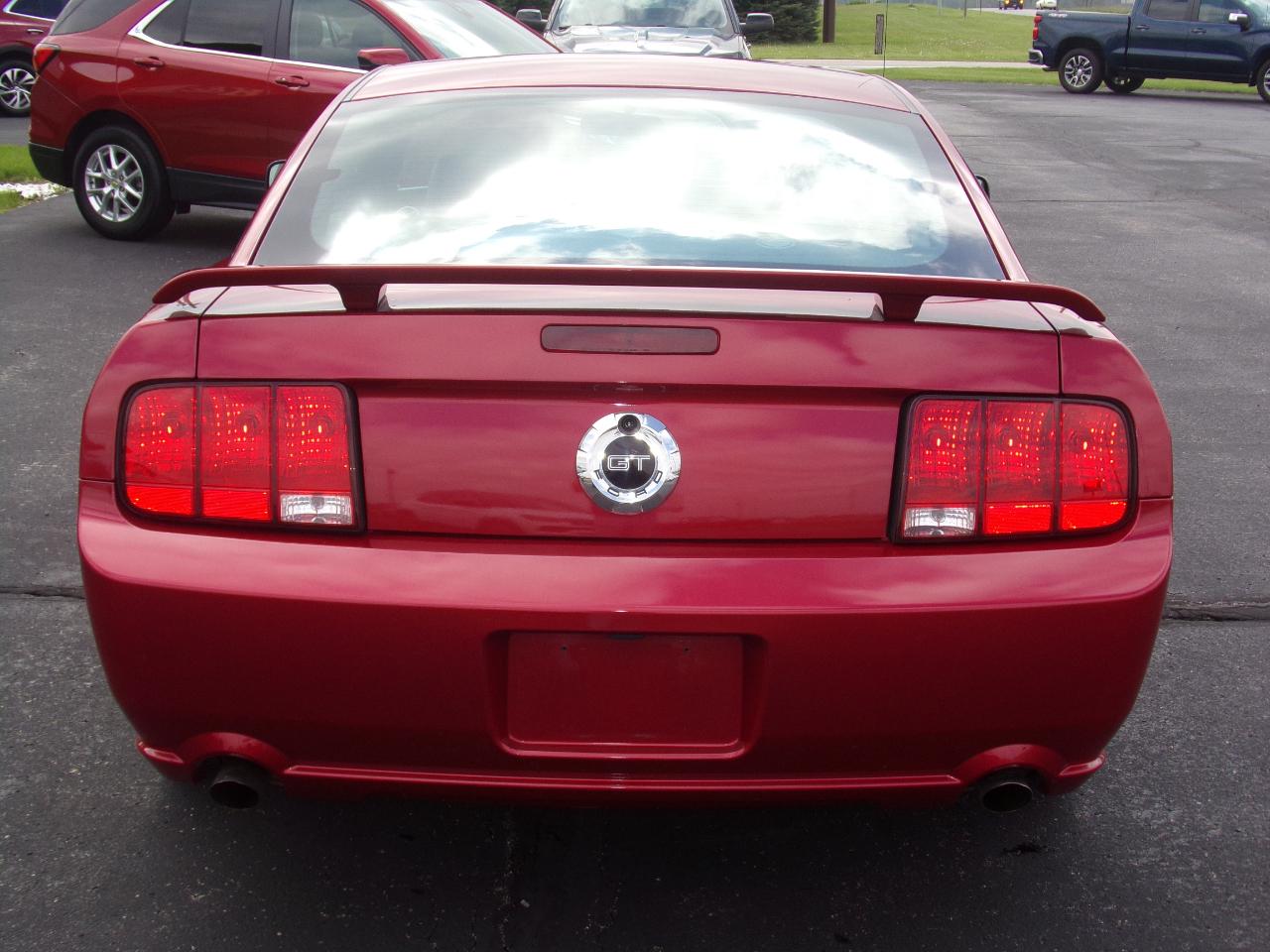 Ford Mustang 2dr Cpe GT Deluxe 2005