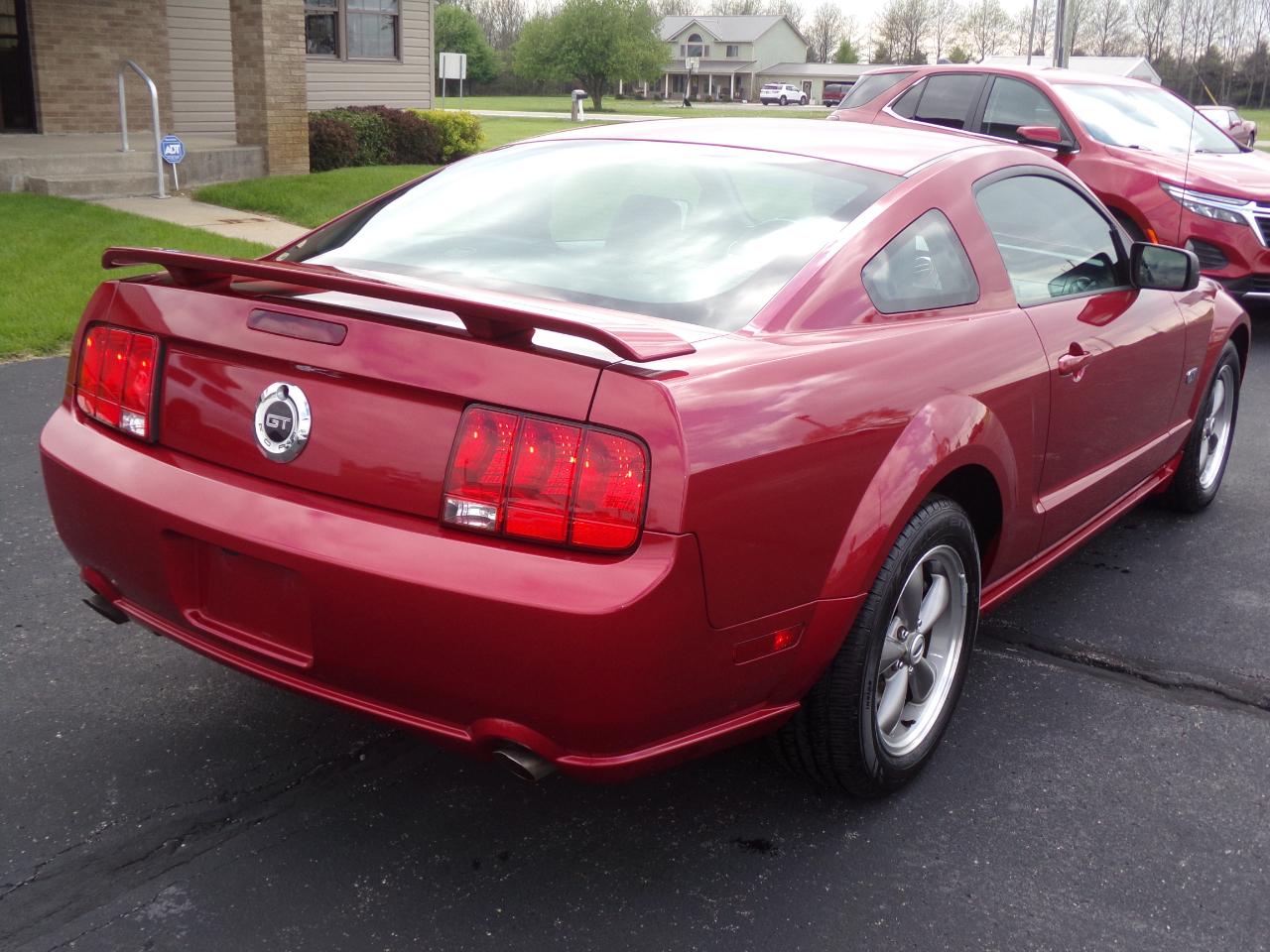 Ford Mustang 2dr Cpe GT Deluxe 2005