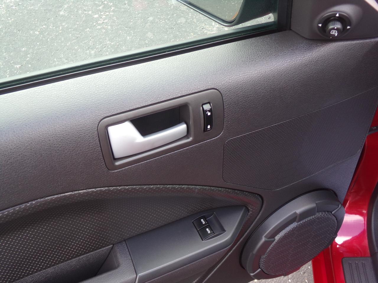 Ford Mustang 2dr Cpe GT Deluxe 2005