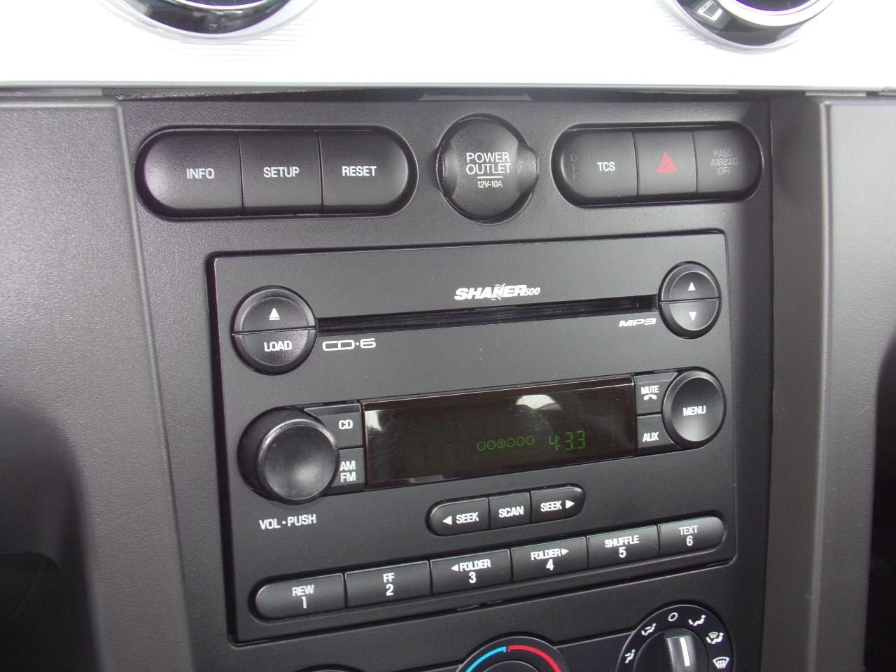 Ford Mustang 2dr Cpe GT Deluxe 2005