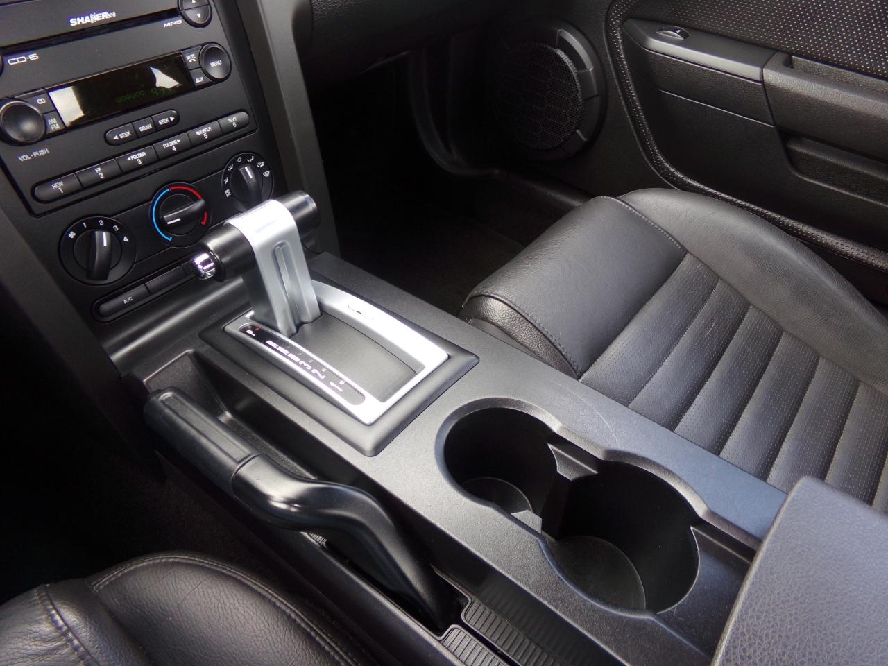 Ford Mustang 2dr Cpe GT Deluxe 2005