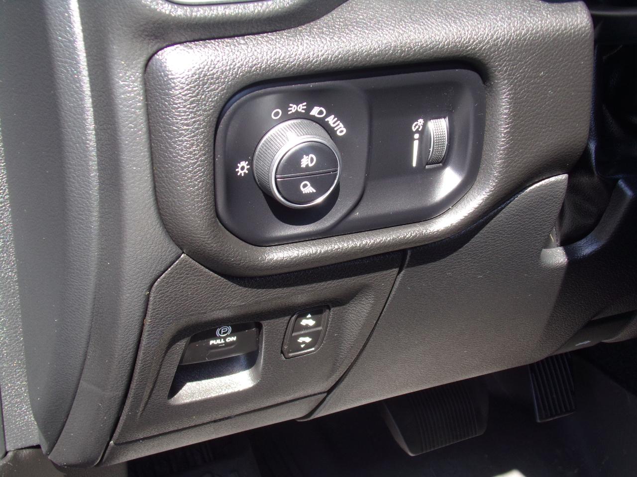 RAM 1500 Big Horn 4x4 Quad Cab 6'4" Box 2025