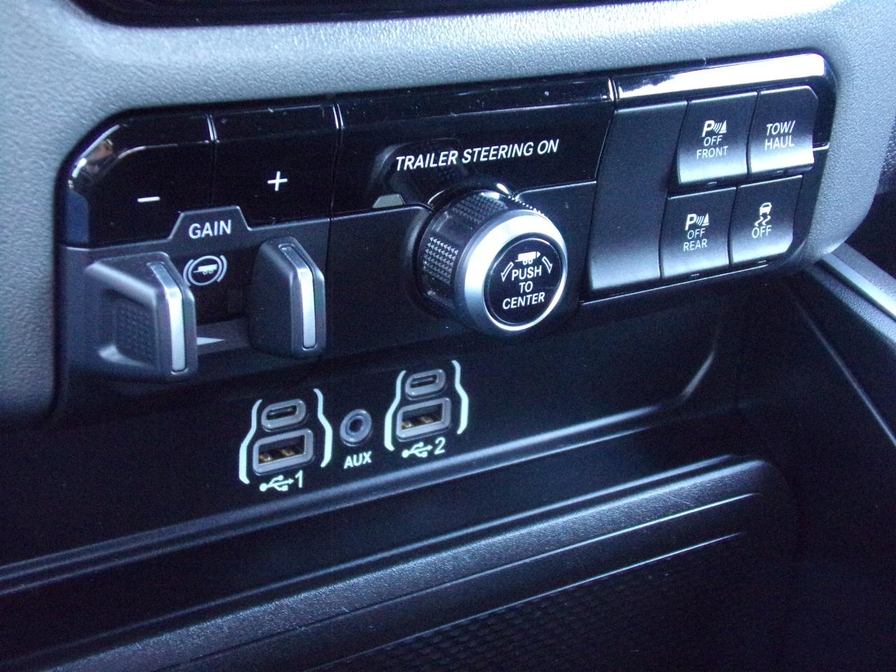 RAM 1500 Big Horn 4x4 Quad Cab 6'4" Box 2025