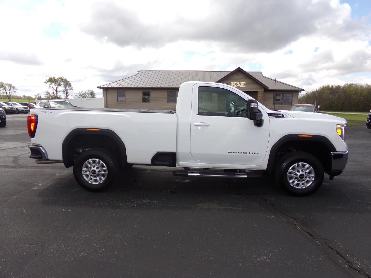 GMC Sierra 2500HD 4WD Reg Cab 142" SLE 2022