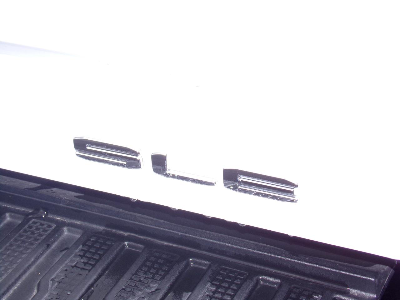 GMC Sierra 2500HD 4WD Reg Cab 142" SLE 2022