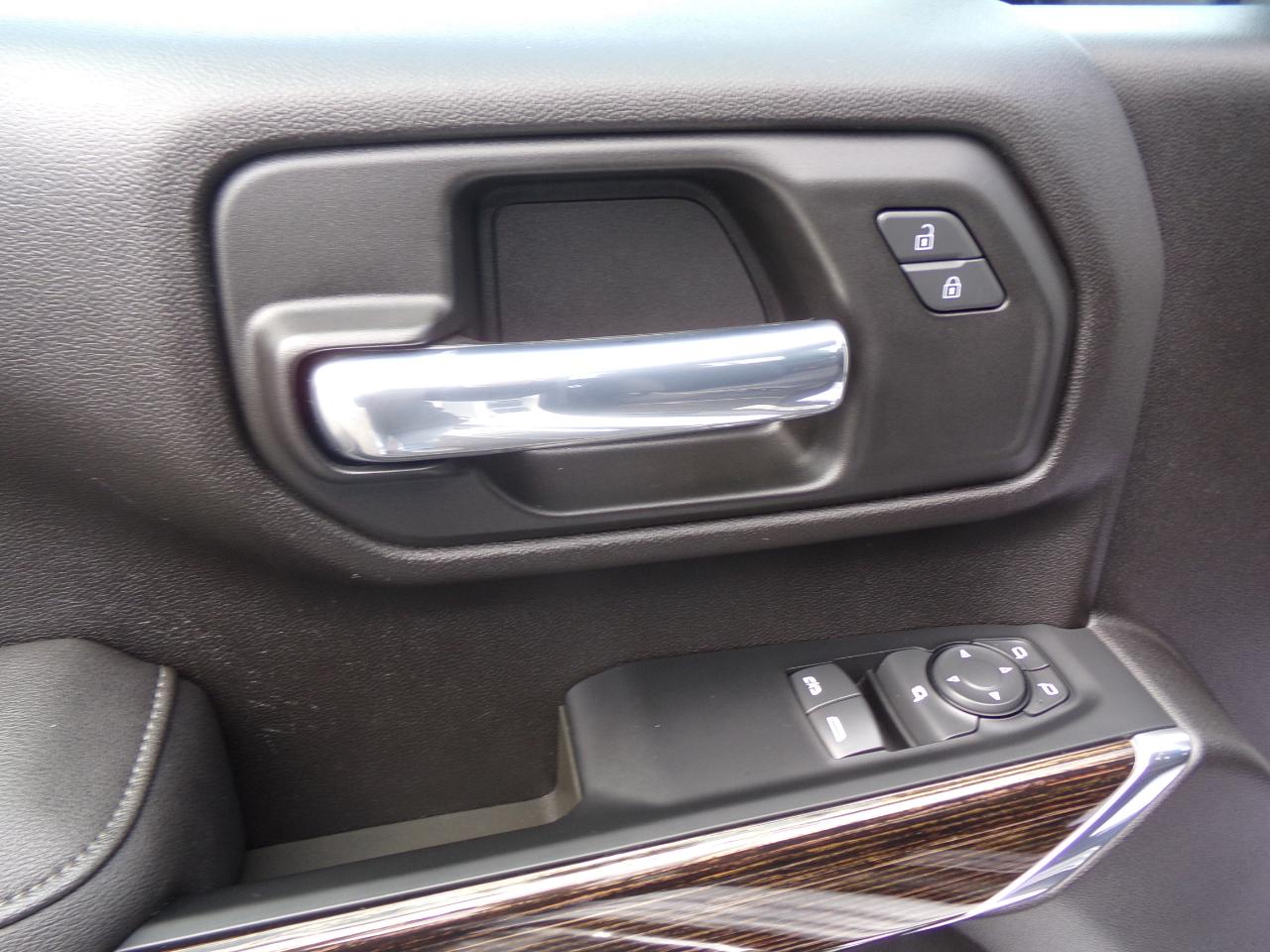 GMC Sierra 2500HD 4WD Reg Cab 142" SLE 2022
