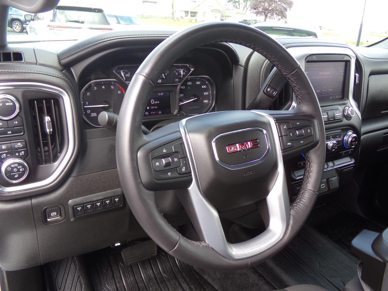 GMC Sierra 2500HD 4WD Reg Cab 142" SLE 2022