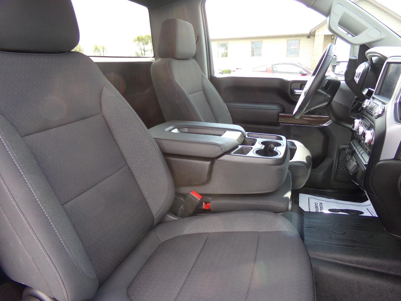 GMC Sierra 2500HD 4WD Reg Cab 142" SLE 2022