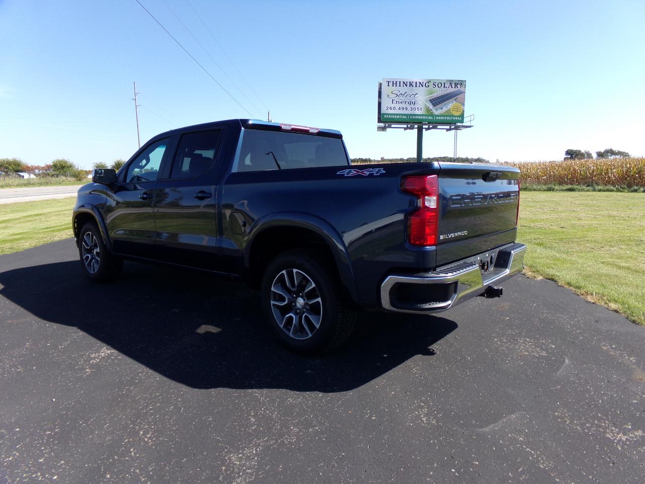 Chevrolet Silverado 1500 4WD Crew Cab 147" LT w/1LT 2021