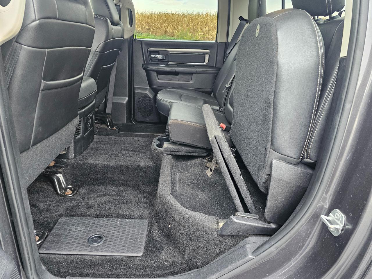 RAM 1500 4WD Crew Cab 140.5" Sport 2016