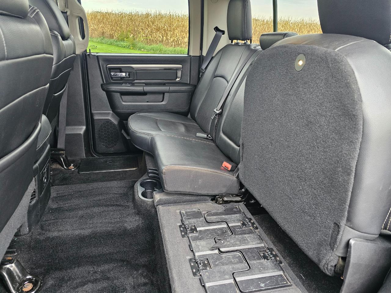 RAM 1500 4WD Crew Cab 140.5" Sport 2016
