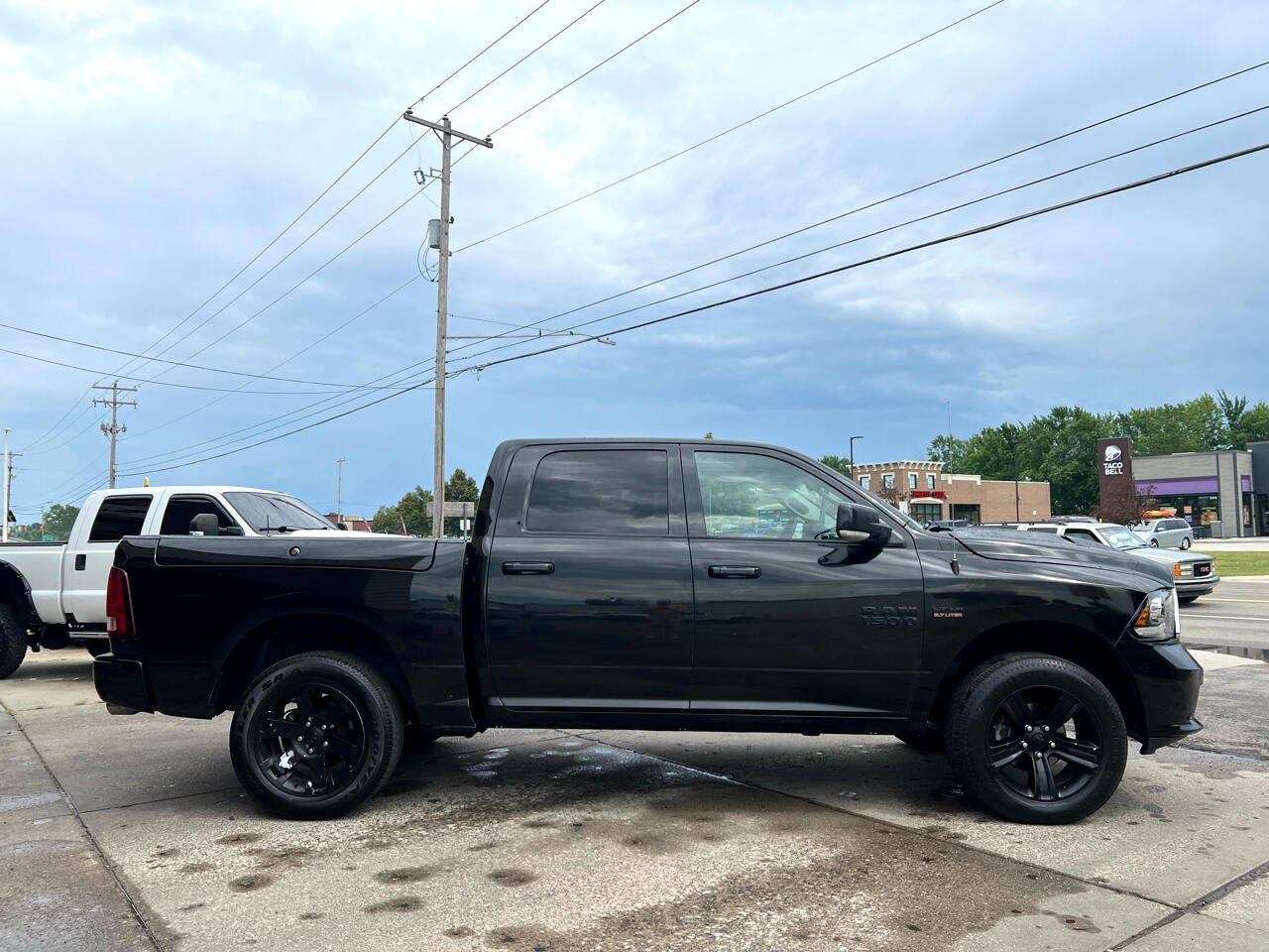 RAM 1500 4WD Crew Cab 140.5" Sport 2016 RAM 1500 4WD Crew Cab 140.5" Sport 2016