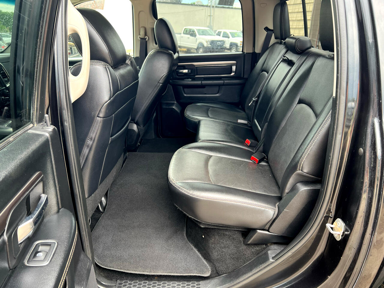 RAM 1500 4WD Crew Cab 140.5" Sport 2016 RAM 1500 4WD Crew Cab 140.5" Sport 2016