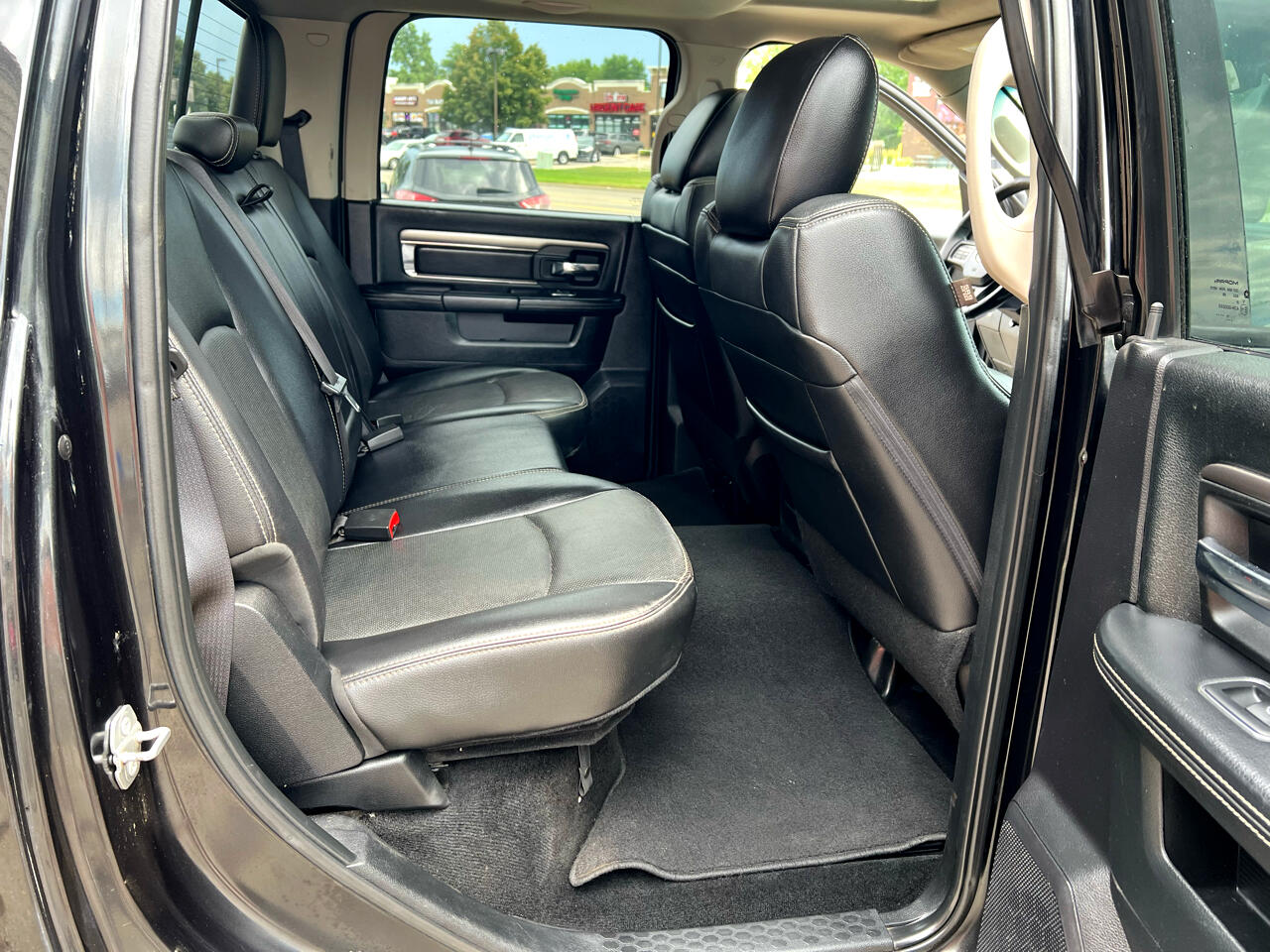 RAM 1500 4WD Crew Cab 140.5" Sport 2016 RAM 1500 4WD Crew Cab 140.5" Sport 2016