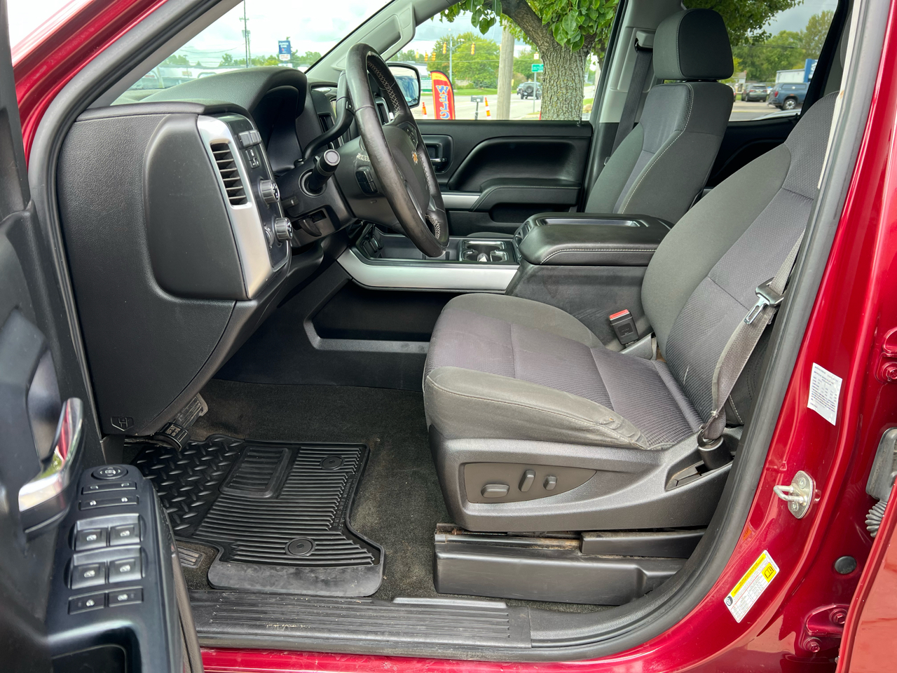 2015 Chevrolet Silverado LT photo 6