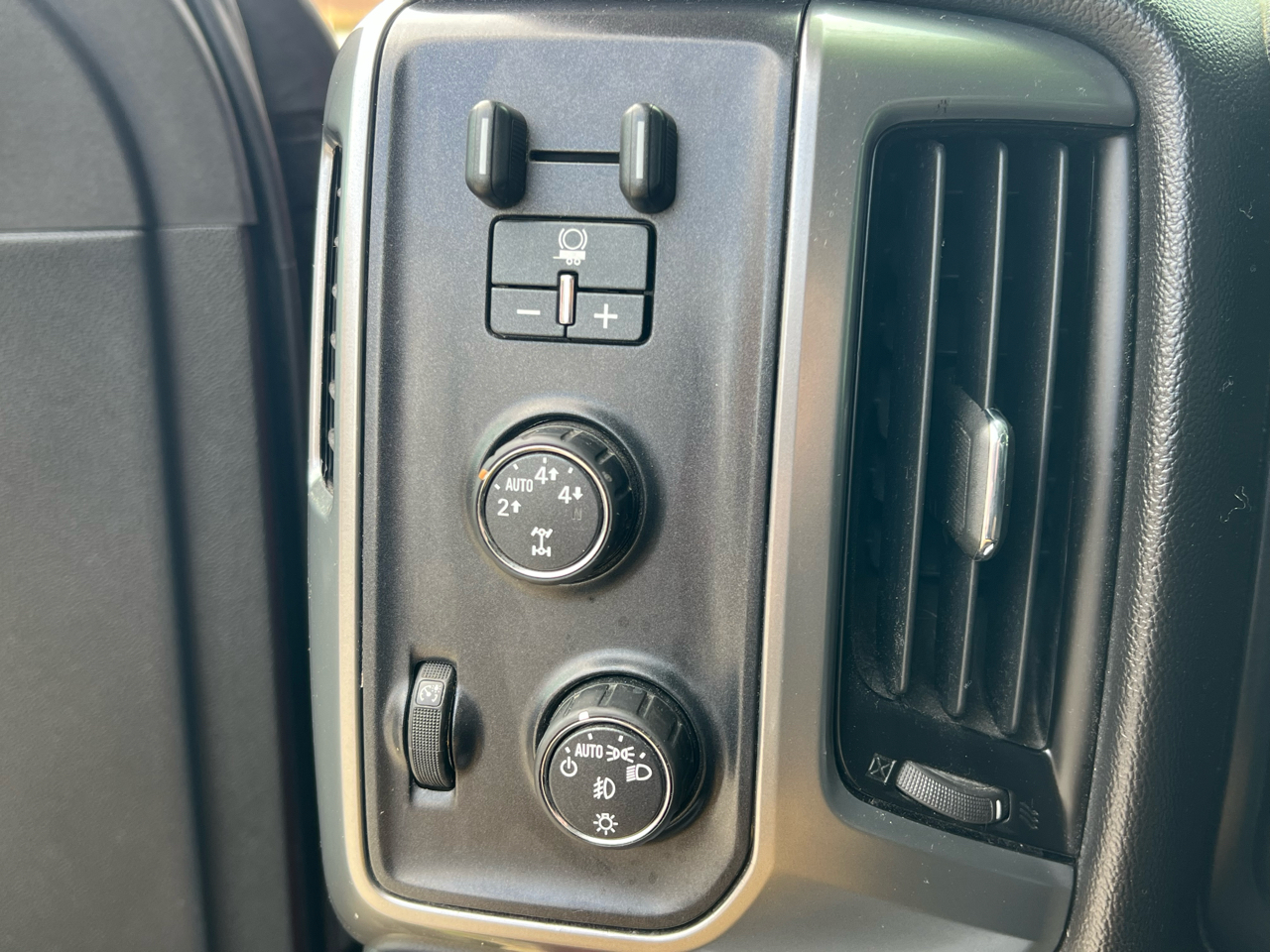 2015 Chevrolet Silverado LT photo 13