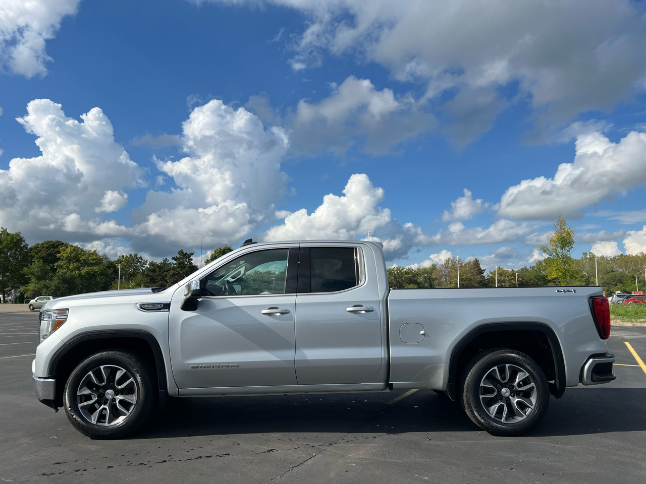 2019 Gmc Sierra SLE photo 2