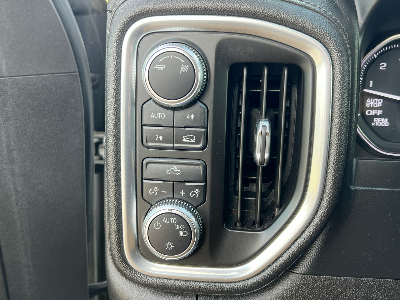 2019 Gmc Sierra SLE photo 21