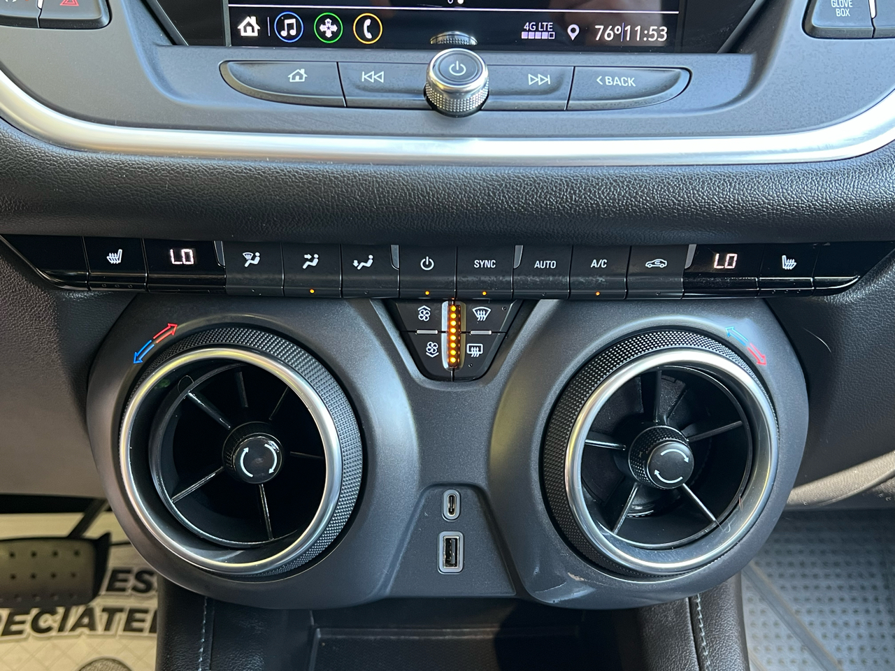 2020 Chevrolet Blazer 2LT photo 11
