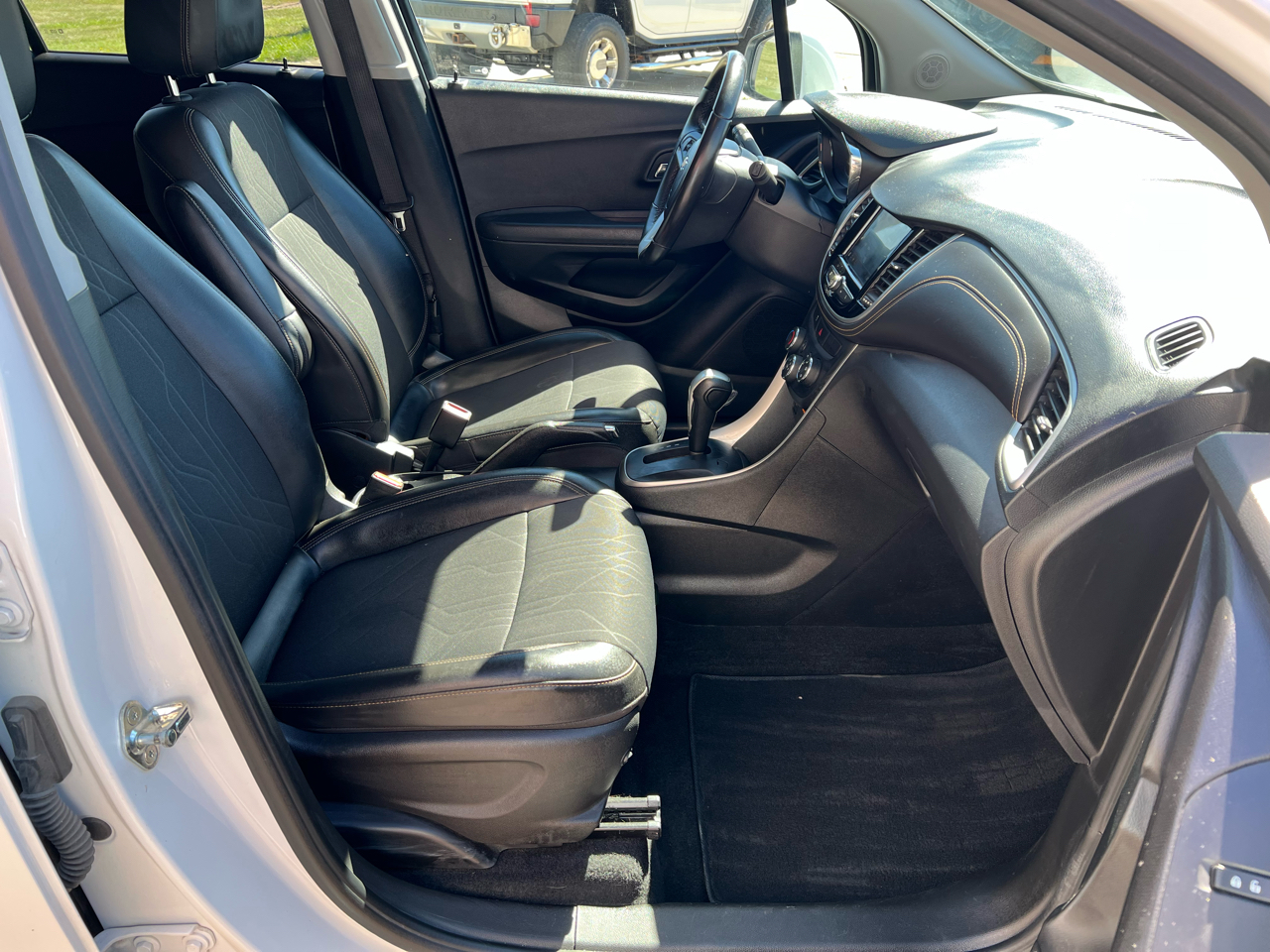 2018 Chevrolet Trax LT photo 14
