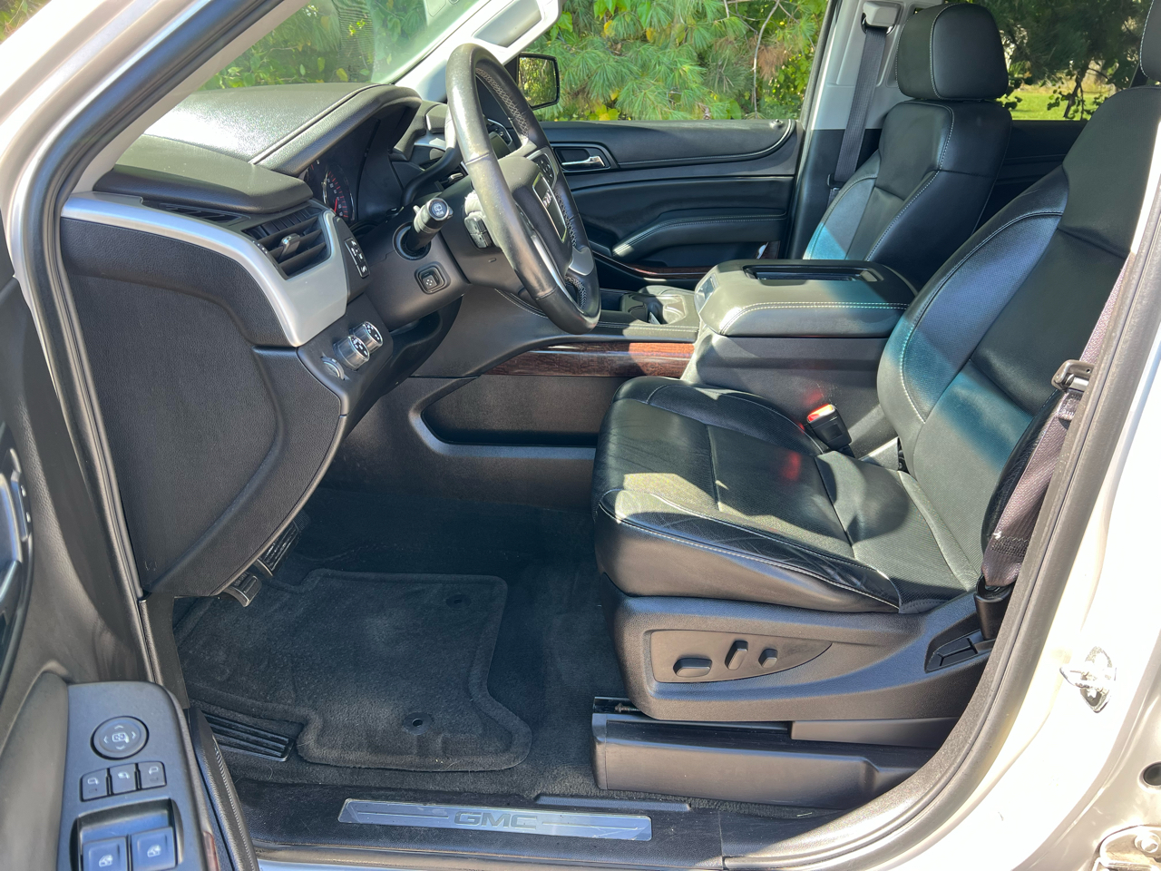 2015 Gmc Yukon SLT photo 2