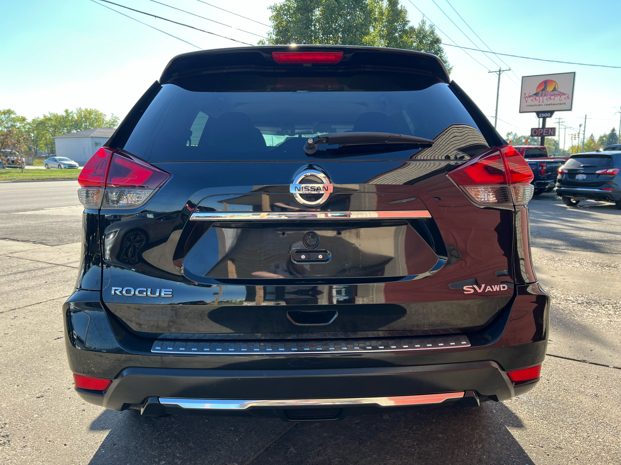2018 Nissan Rogue AWD SV photo 4