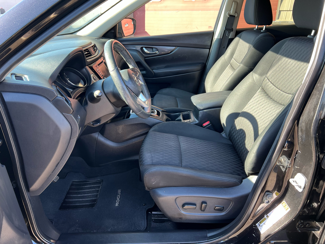 2018 Nissan Rogue AWD SV photo 9
