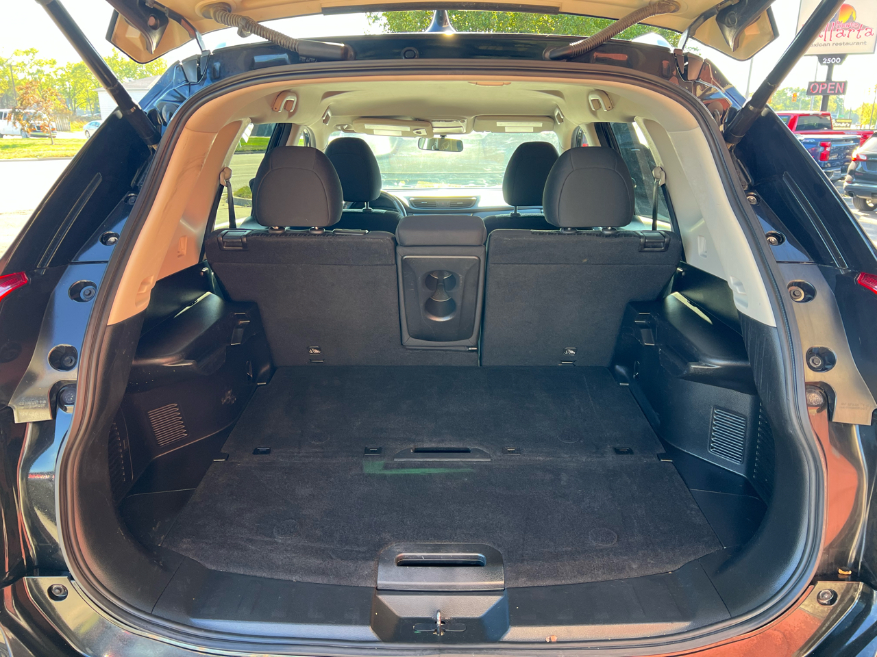 2018 Nissan Rogue AWD SV photo 11
