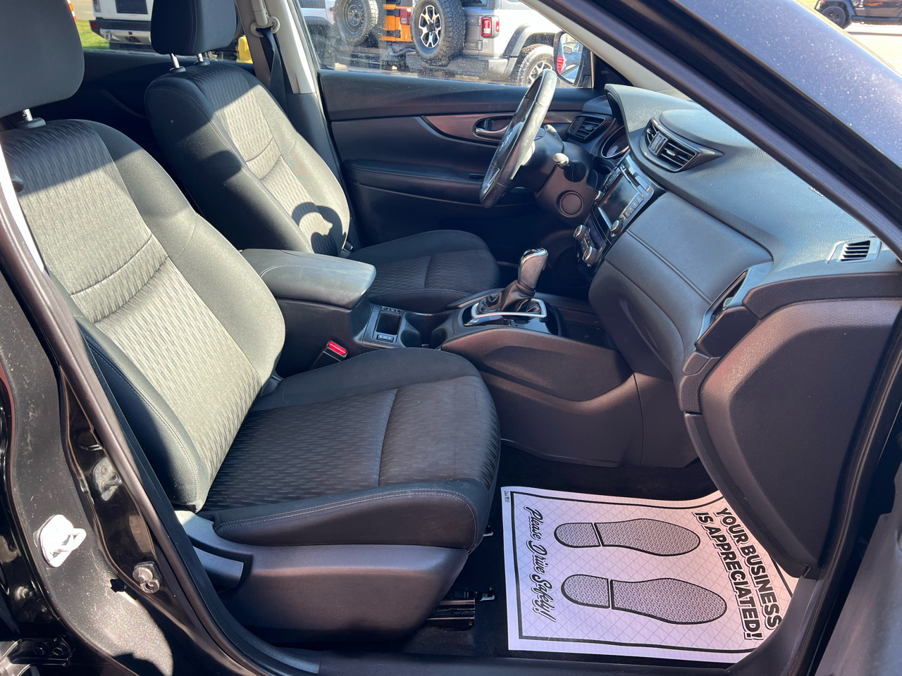 2018 Nissan Rogue AWD SV photo 13