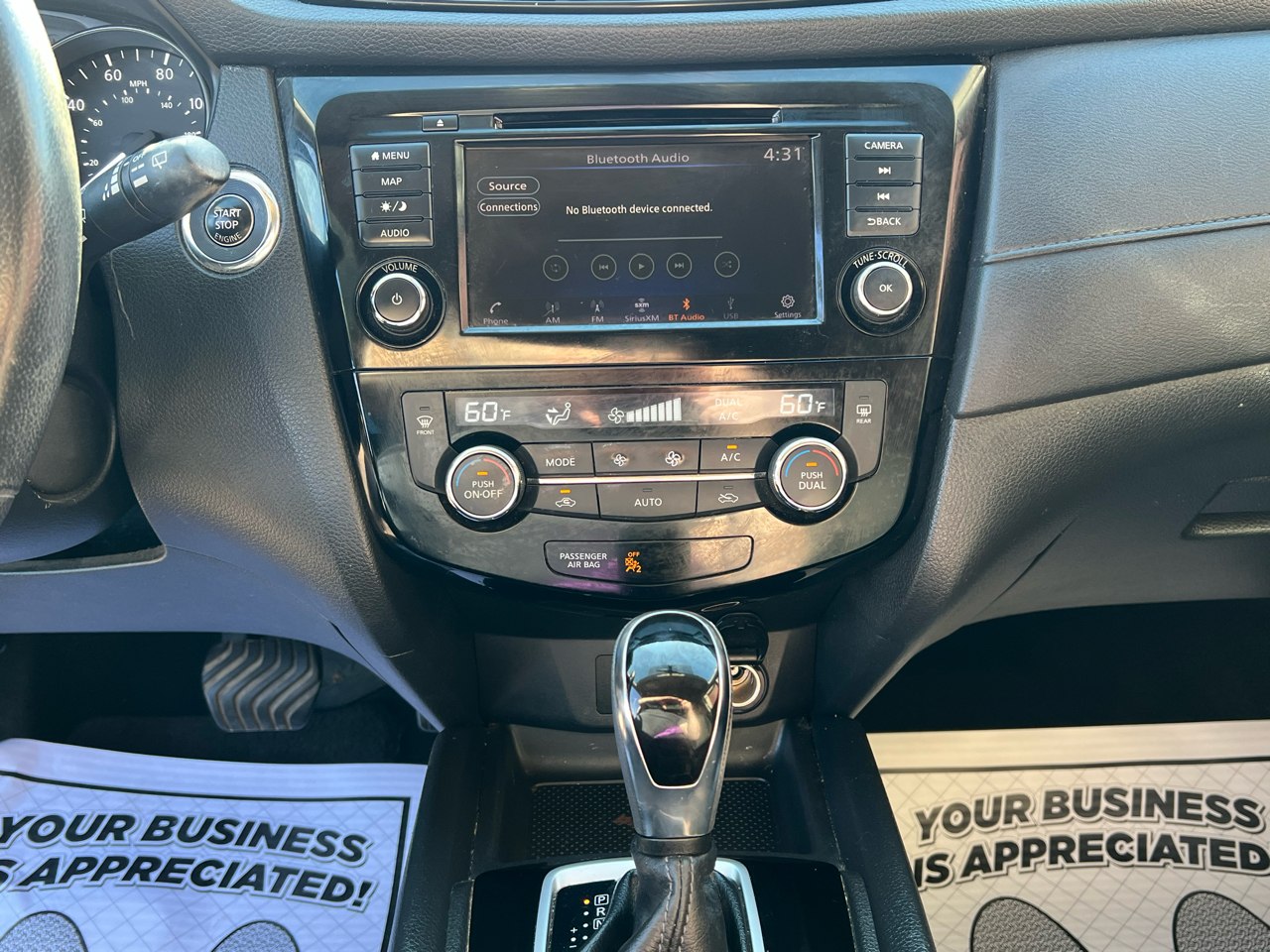 2018 Nissan Rogue AWD SV photo 16