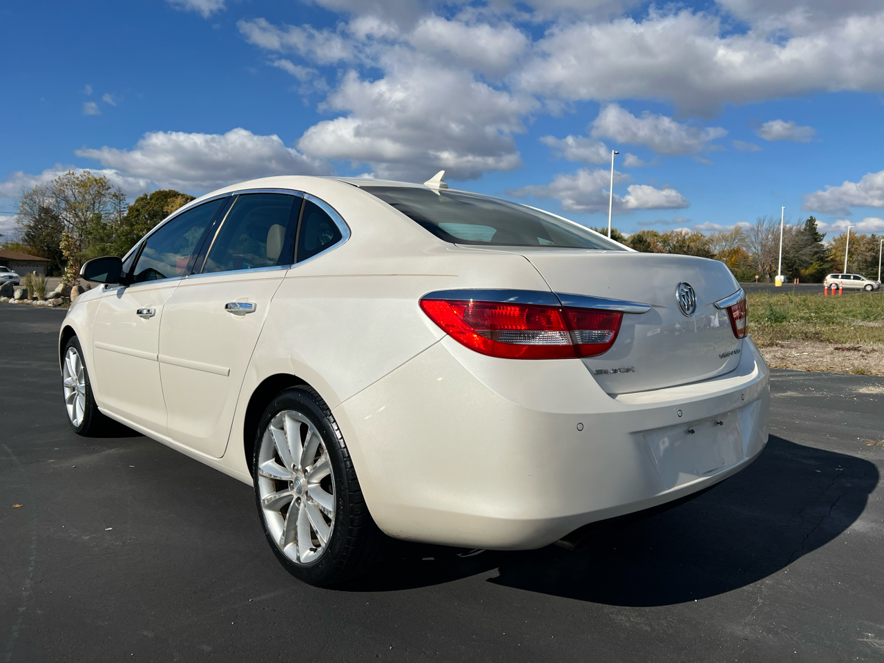 Buick Verano 4dr Sdn Leather Group 2012 Buick Verano 4dr Sdn Leather Group 2012