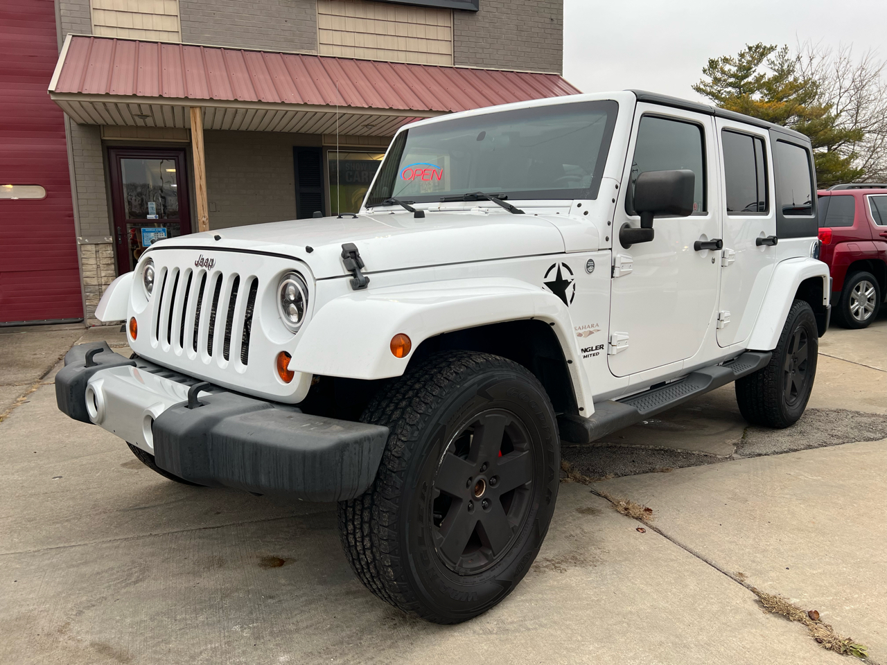 2012 Jeep Wrangler Unlimited 4WD 4dr Sahara