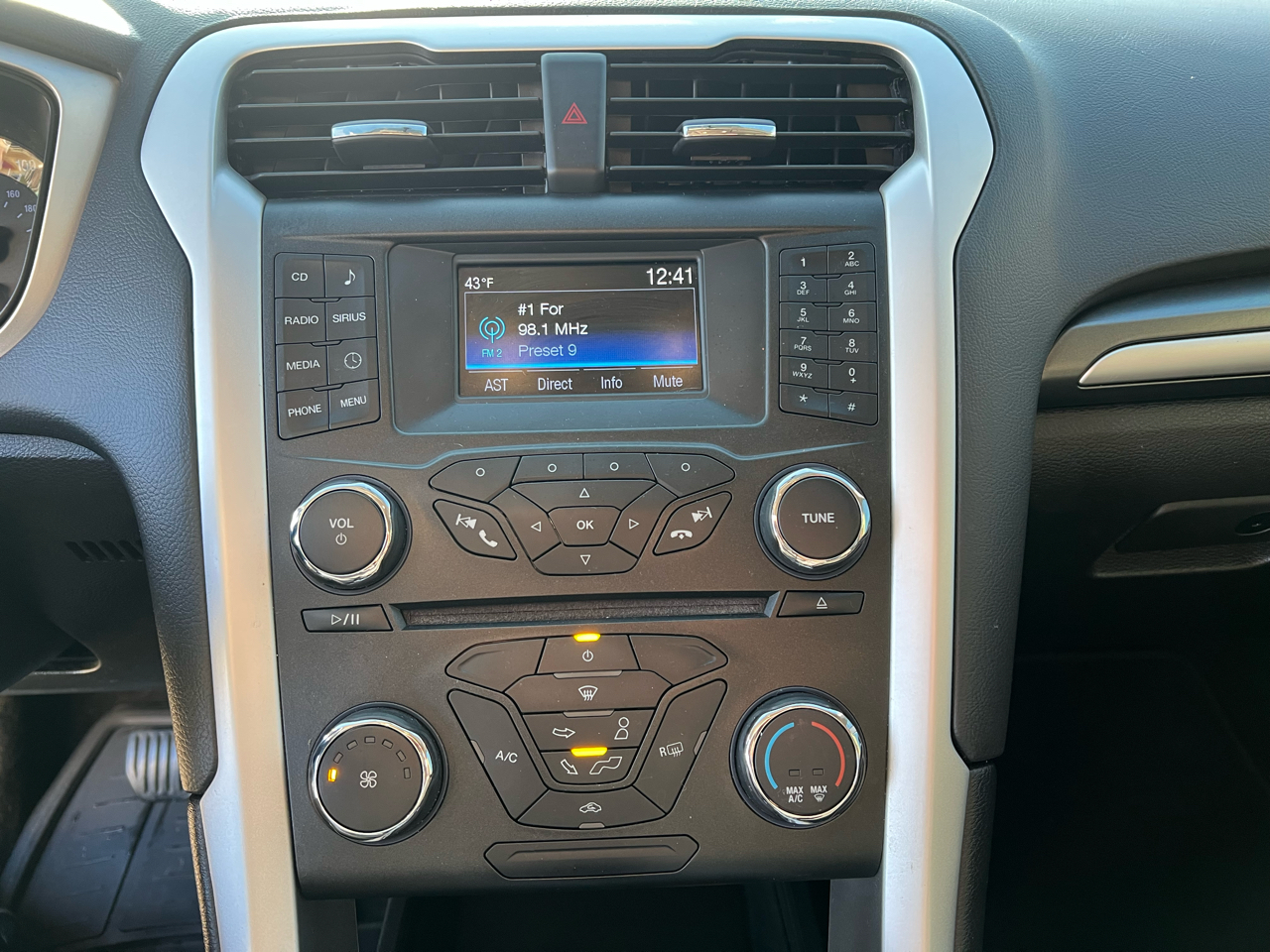 Ford Fusion 4dr Sdn SE FWD 2014