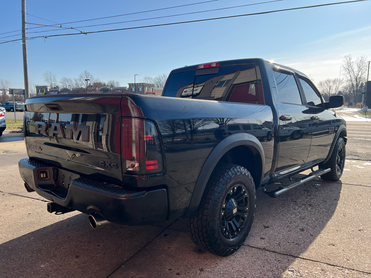 RAM 1500 4WD Crew Cab 140.5" Rebel 2016